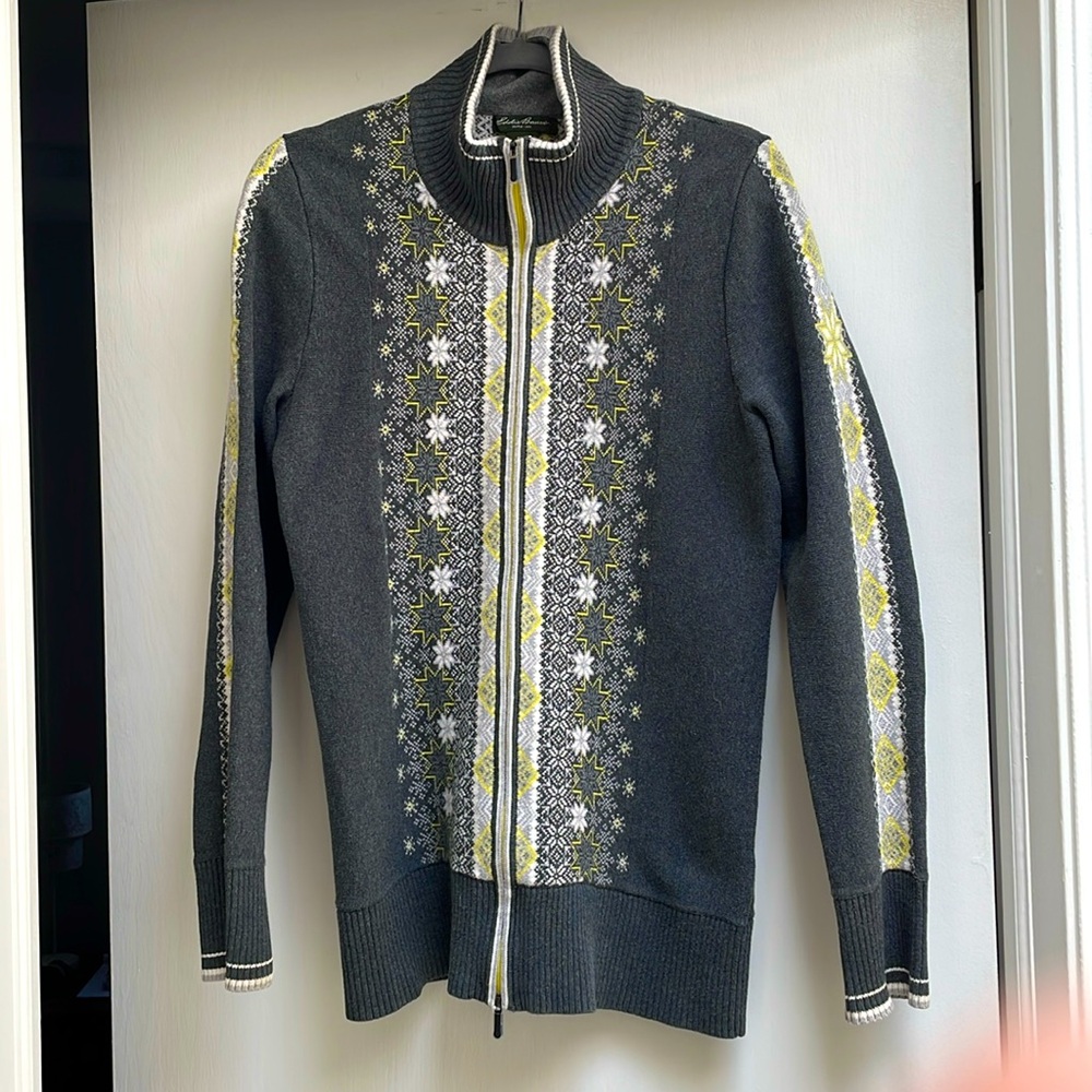 Eddie Bauer Sweater, Super Warm and Cozy!! Size L, grey and yellow! Size TL